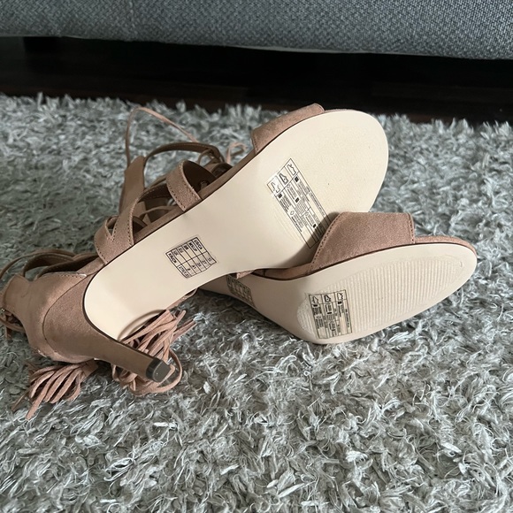 High heel sandal size 10 - Picture 3 of 3